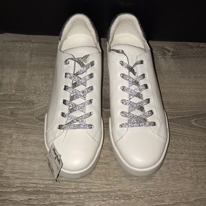 BRAND NEW Kenneth Cole Shoes (Size: 10)